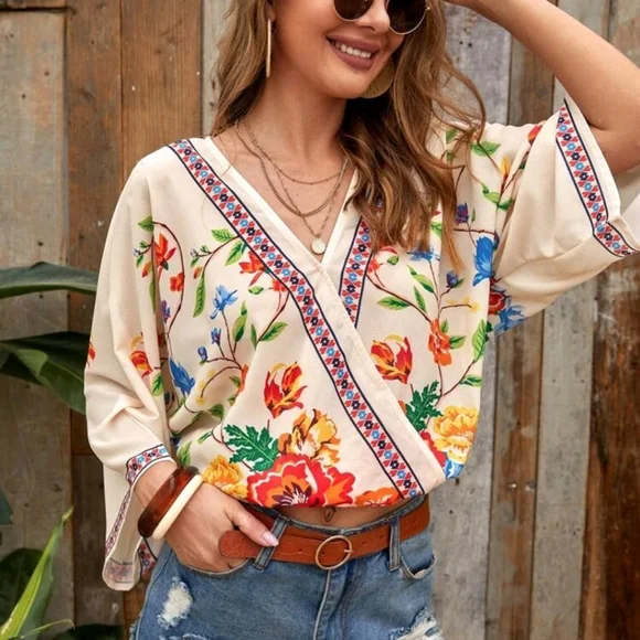 Floral Print Wrap Blouse Crop Top - Picture 3 of 6